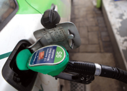 Сейм на три месяца снизил акцизный налог на дизельное топливо