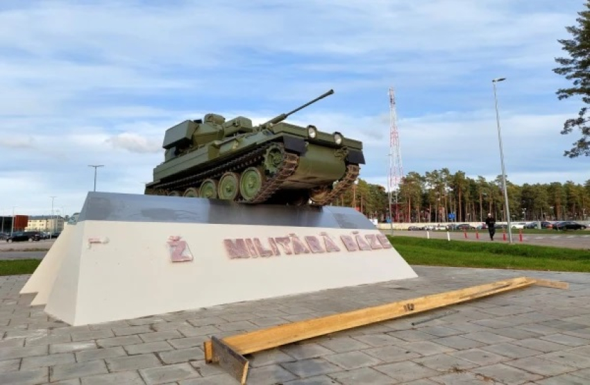 Подорожание с 20 000 до 183 000 евро! Сага о «военизированной скульптурной композиции» Кадаги продолжается