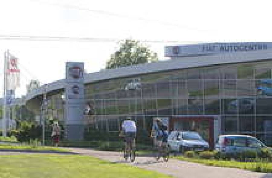Дилер Auto Italia за раз продал 34 автомобиля Fiat Panda.
