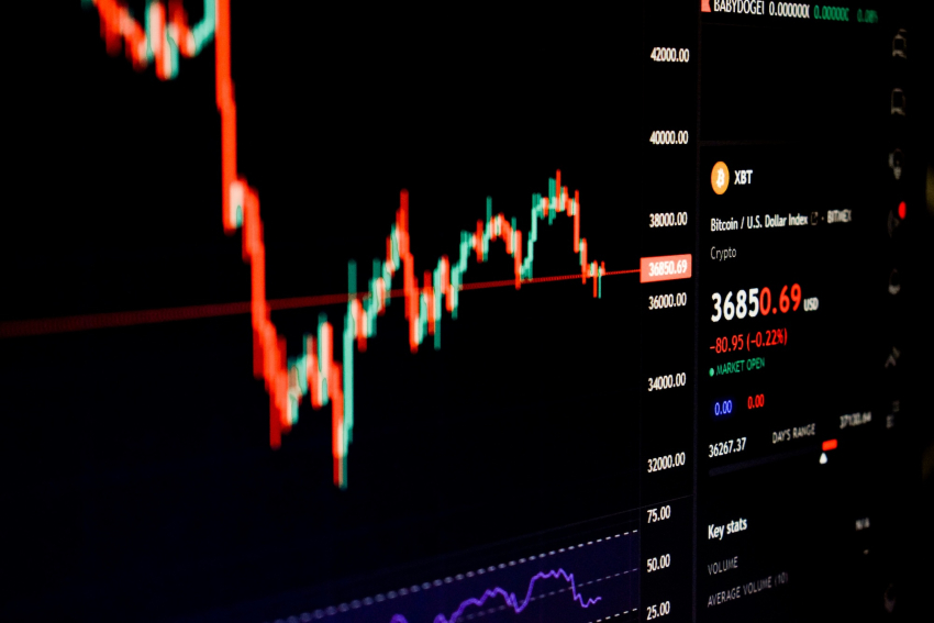 Нефть ниже $90 и падение акций: что происходит на рынках