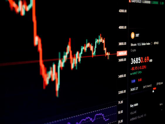 Нефть ниже $90 и падение акций: что происходит на рынках