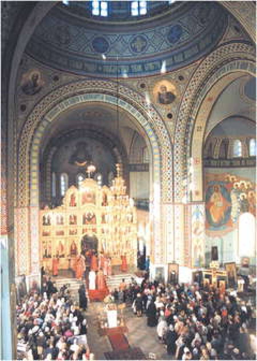 Дорога к Храму.Почти четыре часа провели первые лица страны в православном соборе.