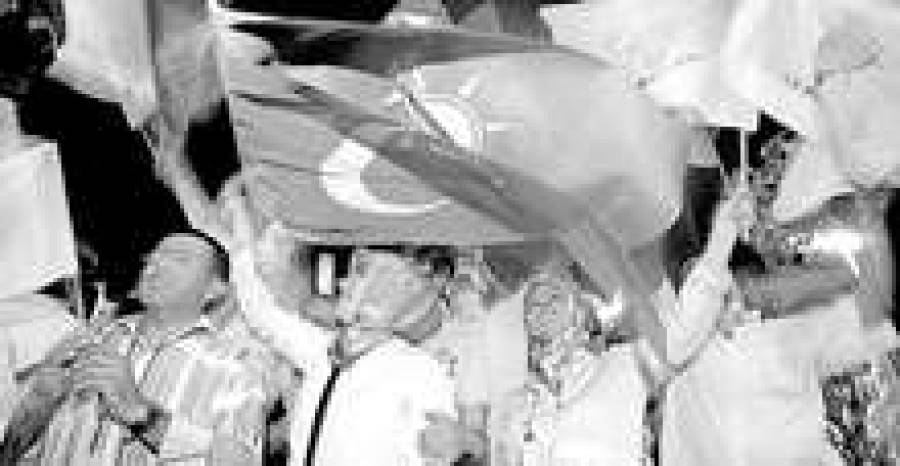 Многие избиратели в Турции с восторгом восприняли триумф Партии справедливости и развития.