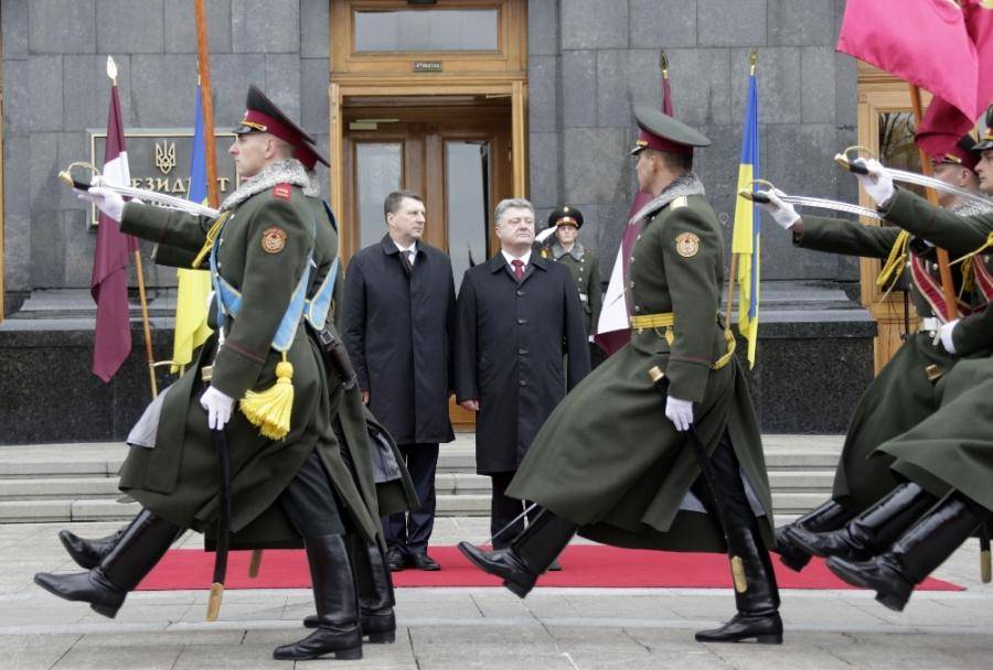 Президент Латвии разочаровал Петра Порошенко