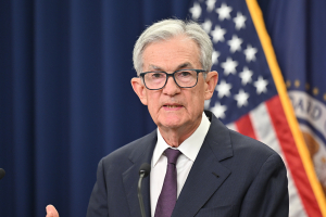 После слов Пауэлла акции в США падают, нефть растёт