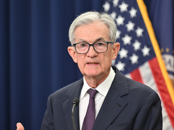 После слов Пауэлла акции в США падают, нефть растёт