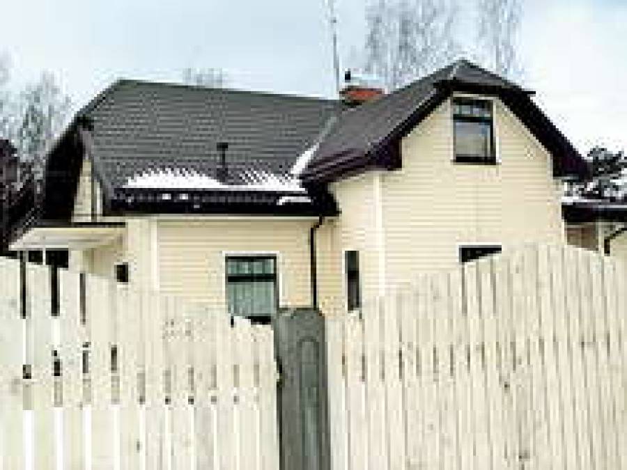 Сто метров подобного забора обойдутся вам как минимум в 1 400 латов.