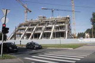 “Замок света” и построить дорого, и бросить не дешево.