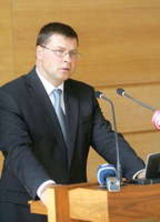 Брюссель торопит министров
