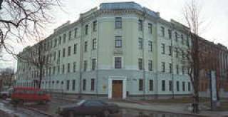 Полиция доверяет дорогой ремонт малоизвестной фирме