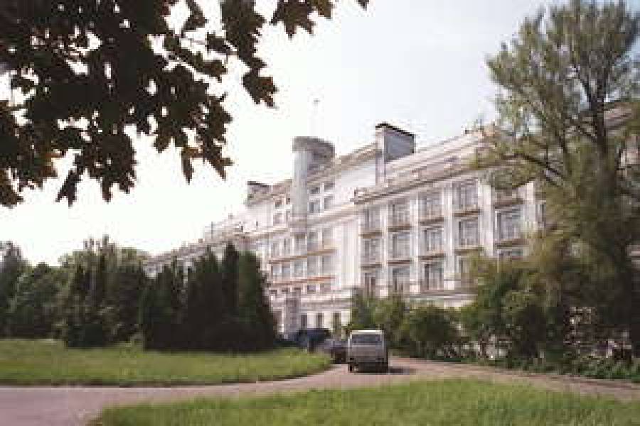Старый корпус снаружи. 