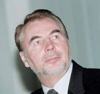 Три должности cтроителя Адамсонса