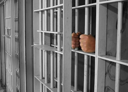 Британия может отправить в тюрьмы Латвии около трех десятков узников