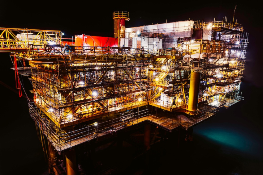 Мировые фондовые рынки выросли, цены на нефть снизились