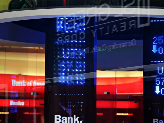 Геополитика и давление на ФРС: что тянет биржи вниз