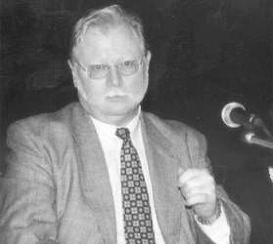 Джон Стил защищает Lattelekom