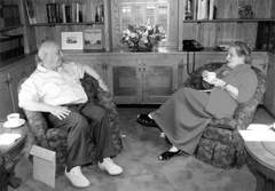 У Клинтона не склеилось. За дело возьмется Олбрайт.