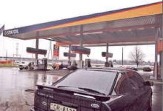 Если цены на бензин будут расти и дальше, в Латвии останется один Statoil.
