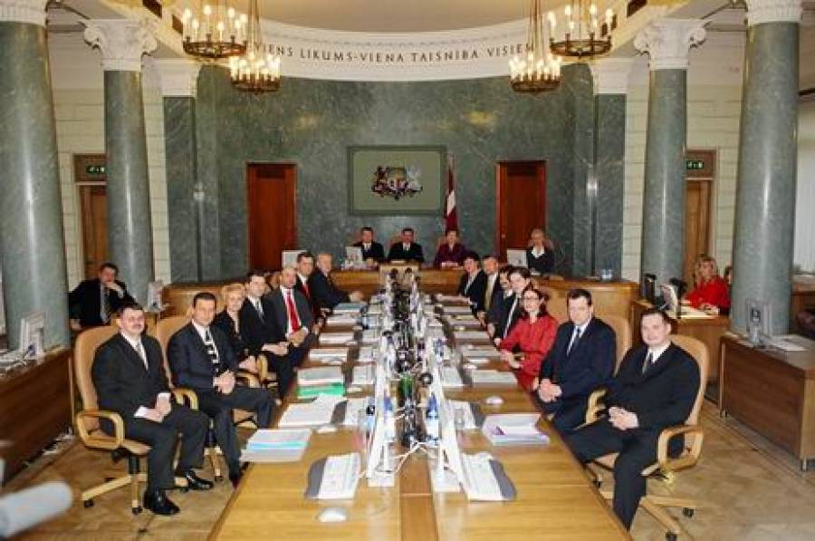 Правительство Латвии рухнуло