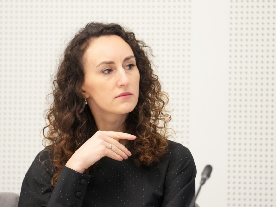 «Сейчас важно защитить своих»: омбудсмен о миграции