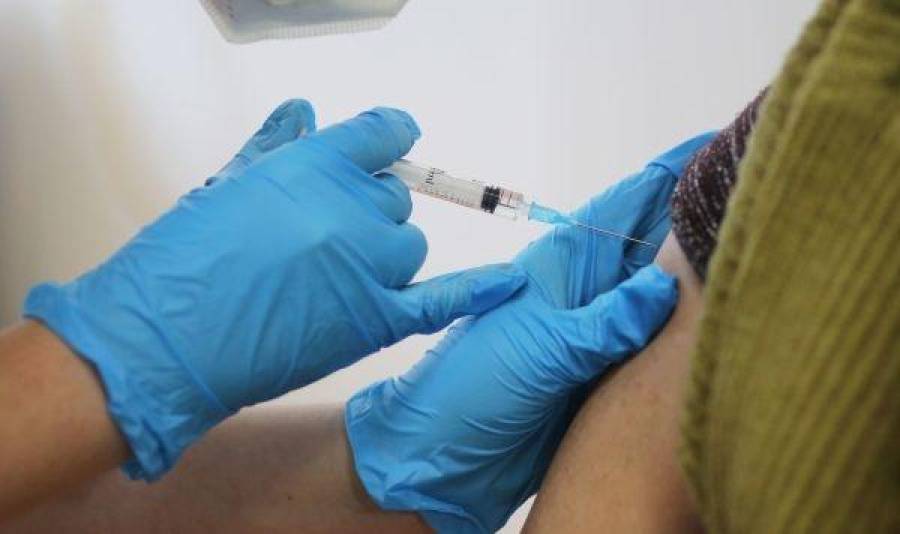 Почему магазины не проводят коллективную вакцинацию?