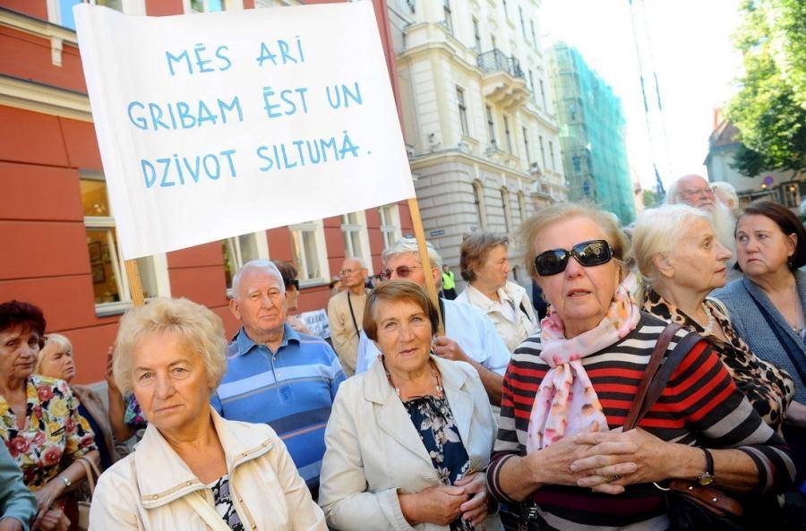 Латвийская федерация пенсионеров хочет индексации пенсий два раза в год