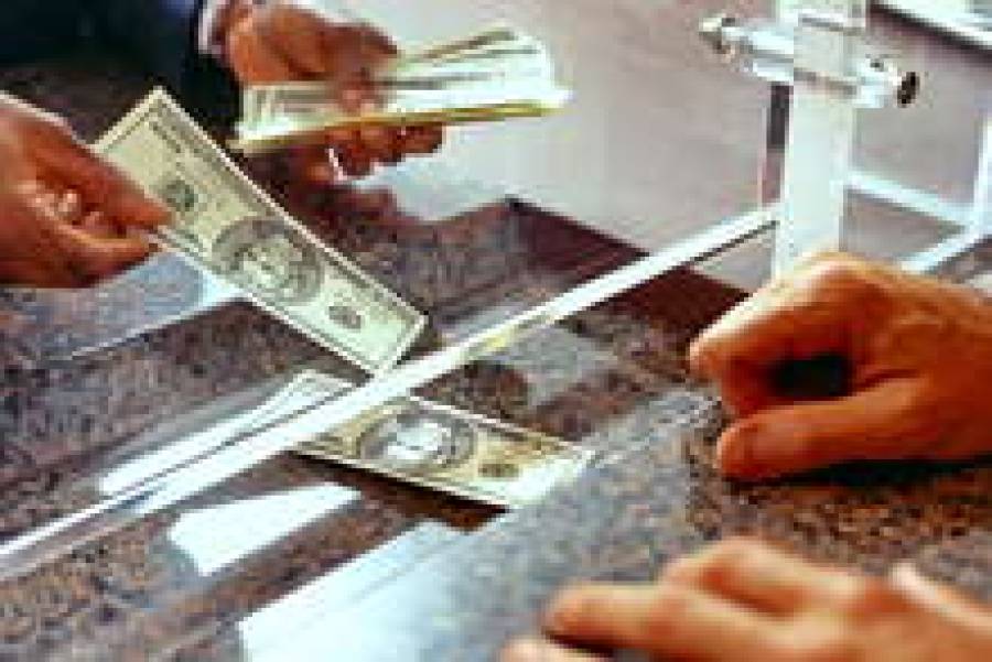 Девиз россиянина: если не понимаешь, что происходит, покупай доллары.