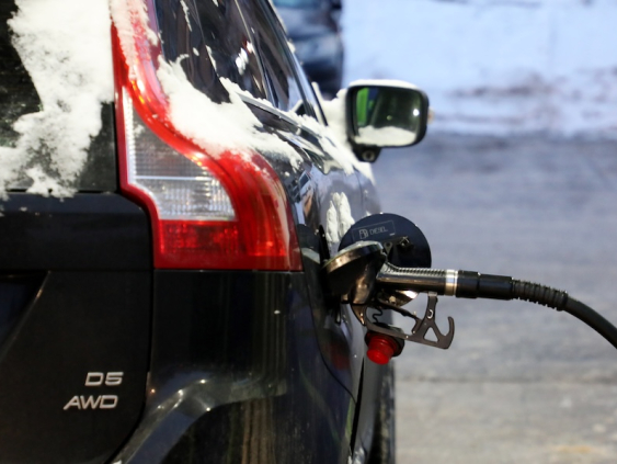 Цены на топливо в Риге остаются стабильными, а в Таллинне и Вильнюсе растут