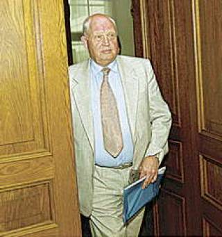 Александр Беляев прибыл в Ригу не с пустыми руками.