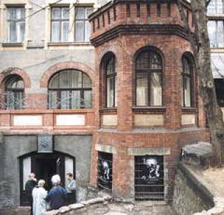 Где в Риге Малый театр?