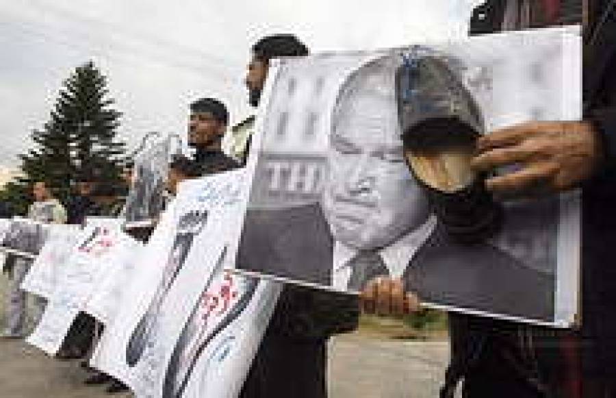 Так иракцы выражают свое “почтение” президенту США.