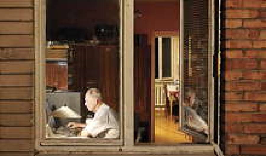 Вообще-то в чужие окна подсматривать нельзя. Но эти созданы специально для любопытных.