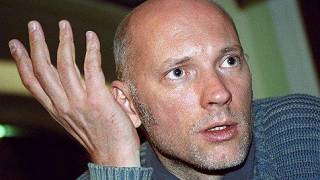 За что не пускают в Россию режиссера, контрразведчика и депутата?