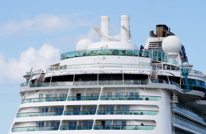 В Рижском порту в этом году обслужено на 43% больше круизных пассажиров