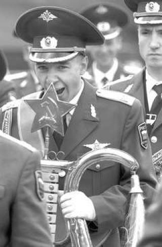 Офицеры, ваши деньги под прицелом. Российская армия на голодном пайке.