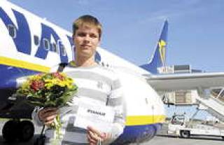 Своего трехмиллионного пассажира Феликса Игауниса Ryanair привез в Ригу через пять лет после начала полетов. До четвертого миллиона, возможно, лететь придется медленнее.