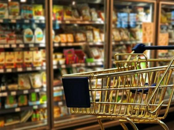 Дела в Латвии идут неважно, люди экономят даже на хлебе - издание