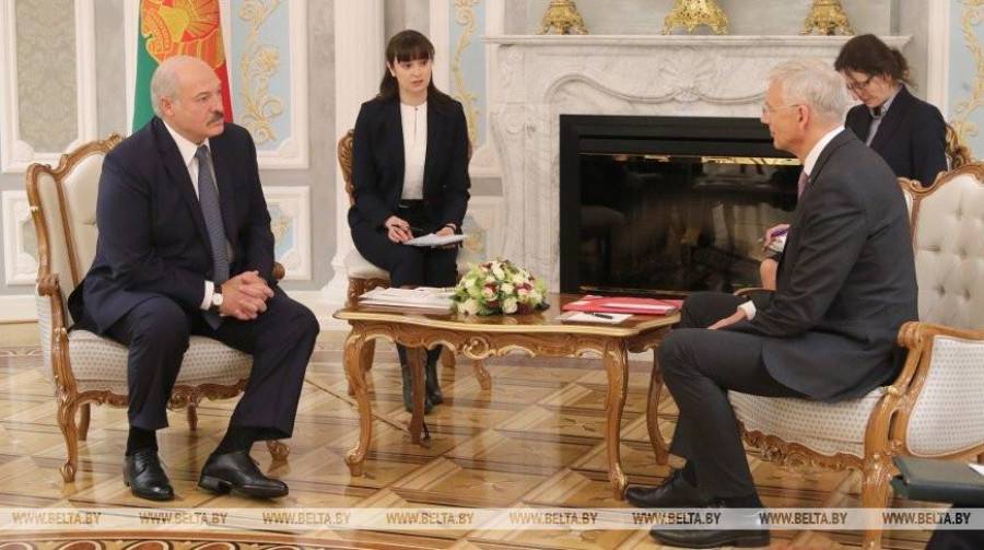 Кариньш: Латвия может возить в Белоруссию нефть, а из нее - нефтепродукты
