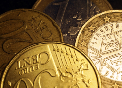 Минус треть прибыли: банки Латвии заработали меньше, чем год назад