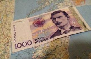 Норвегия девальвирует крону