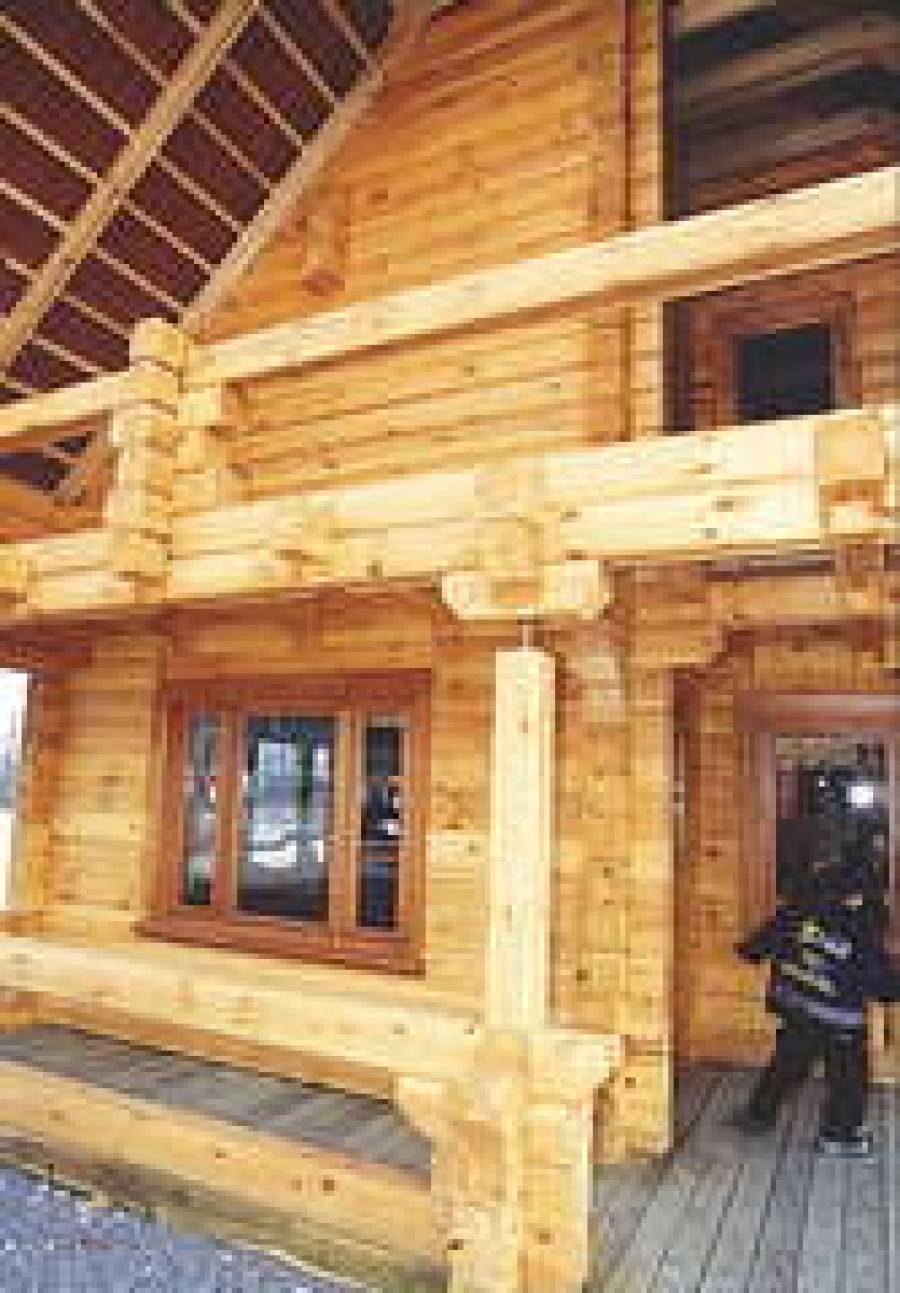 Производители деревянных домов страдают от шабашников