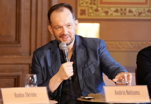 Решение не продлевать контракт было неожиданным - Нелсонс