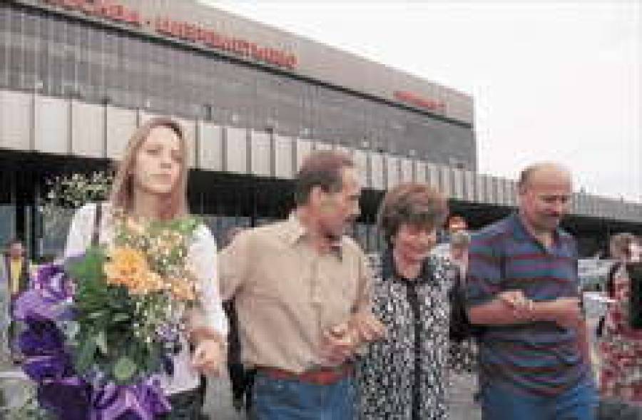 Тюрьма позади