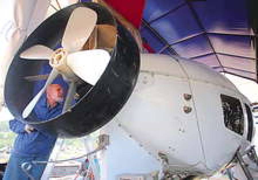 “Мир-1&quot; работает на Байкале, но готов отправиться в Мексиканский залив.