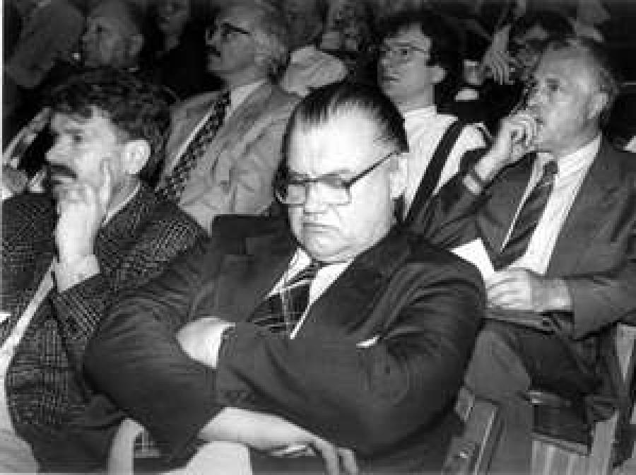 Борцы с коррупцией грезят о светлом будущем. 