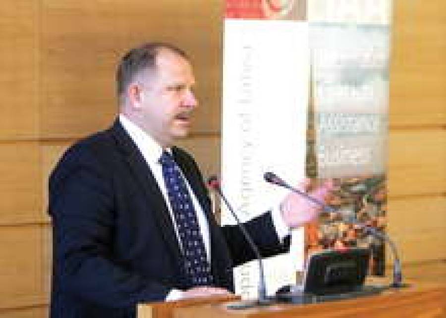 Глава Virtual CEO Николай Адамович.