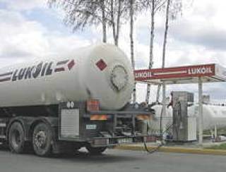 Lukoil нацелился на полсотни АЗС