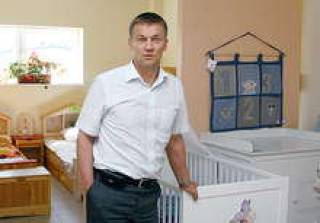 Председатель правления ООО Daiļrade koks Андрис Янсонс: &quot;Нам было дешевле приобрести предприятие, взятое за долги банком, чем работающее&quot;.
