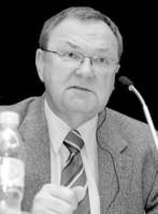 Михаил Крутихин, аналитик компании Rusenergy: “С трудом представляю себе ЛУКОЙЛ покупающим долю в балтийских терминалах: он прекрасно обходится своими российскими мощностями”.