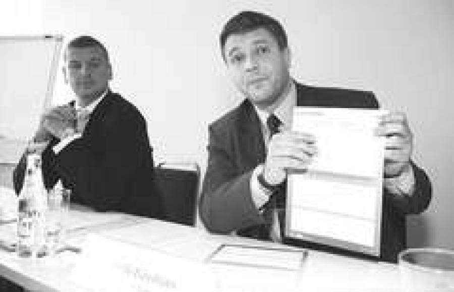  Алдис ГРЕЙТАНС (справа): &quot;Нужно просто заключить договор...&quot;